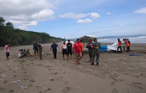 Pesawat Latih Mendarat Darurat di Alas Purwo Banyuwangi, Pilot Terluka