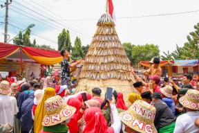 Cara Unik Pemkab Lamongan Naikkan Pamor Ikan Pindang