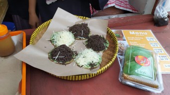 Serabi Selong Kuah Kinca Lamongan, Empuk dan Lumer di Mulut