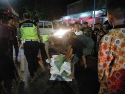 Pria Misterius Tabrakkan Diri ke Truk di Sumbersari Jember