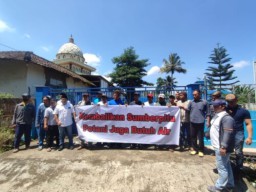 Protes Kesulitan Air, Warga Segel Tandon di Desa Wringinanom Malang