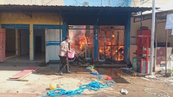 Si Jago Merah Bakar Pasar di Siang Bolong