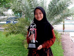 Gadis Asal Gresik Peraih Juara MTQ Nasional Berbagi Kisah Sukses