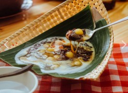 Pengen Menikmati Bubur hingga Nasi Pecel di Surabaya, Ini Rekomendasinya Rek!