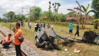 Taruna Tertabrak Kereta Api di Nganjuk, 2 Tewas
