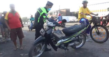 Pelajar SMP yang Terlindas Truk Ternyata Membonceng Ibunya