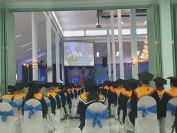 Lulusan UHT Surabaya Diminta Beri Pengabdian Terbaik untuk Indonesia