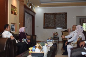 Pendataan Regsosek di Lamongan, Petugas Pencacah Datangi Bupati Yes