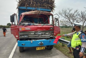Data Korban Kecelakaan Bus Pariwisata Tabrak Truk di Tol Jombang