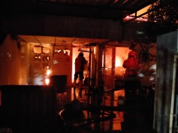 Api Lahap Rumah di Surabaya, Pemilik Terbakar