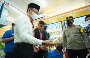 Tim Gabungan Pemkot Mojokerto Sidak Sirup di Apotek dan Minimarket, Ini Hasilnya
