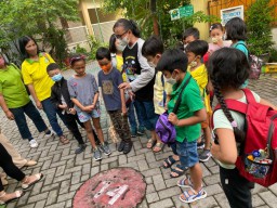 Kunjungi Kampung Edukasi Sampah, GKI Sidoarjo Bentuk Karakter Anak Usia Dini