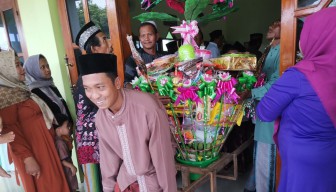 Perayaan Maulid Nabi di Pulau Ini Bertabur Ratusan Hadiah dan Uang Puluhan Juta