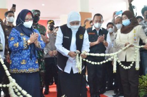 Khofifah Resmikan Kantor Baru Samsat Gresik: Bayar Pajak Hanya 2 Menit
