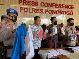 Akhir Petualangan Komplotan Pencuri Baju: Pakai Mobil, Beraksi 5 Orang