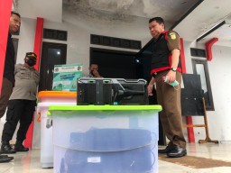 Ungkap Kasus Penggelapan PAD dan DD, Kejaksaan Geledah Balai Desa Batangsaren