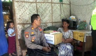 Cerita Haru saat Janda Miskin di Jombang Terima Bantuan dari Polisi