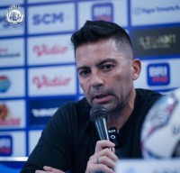 Arema Siap Benamkan Persebaya ke Zona Degradasi