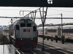 Sejumlah Kereta Api Mengalami Keterlambatan Gegara Ini