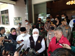 Korban Meninggal di Kanjuruhan Jadi 129 Orang, Khofifah: Jawa Timur Berduka