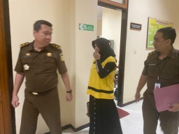 Koruptor Cantik Ini Akhirnya Menyerahkan Diri Setelah 5 Bulan Buron