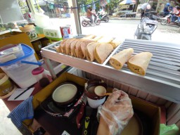 Kriuk...Kelezatan Leker Ewonan Diburu Pecinta Kuliner di Mojokerto