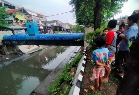 Bocah Surabaya Diduga Tenggelam di Kali Sumo saat Hujan Deras