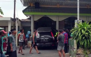 Mobil CRV Tabrak Musala di Lamongan, Pengemudi Meninggal