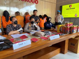 Polisi Ringkus Komplotan Spesialis Pencuri Susu Formula