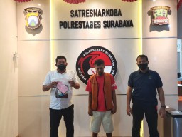 Edarkan Sabu, Driver Ojek Online asal Surabaya Disergap saat Check In