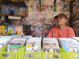Kisah Seniman Penjual DVD yang Bertahan di Era Digital