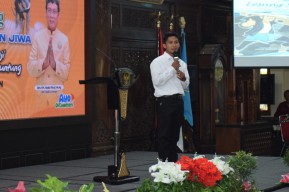 Dulu Pernah Dipasung, Kini Pemuda Lamongan Ini Malah Rawat Pasien ODGJ
