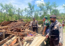 Puting Beliung Rusak Puluhan Rumah Warga Tambakrejo, Tiga di Antaranya Ambruk