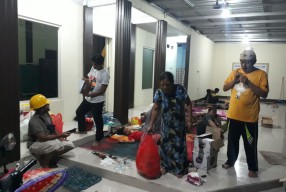 Nestapa Warga Sidoarjo Terdampak Angin Kencang: Mengungsi, Listrik Belum Nyala