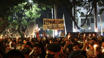 Ribuan Bonek dan Warga Surabaya Doa Bersama untuk Korban Tragedi Kanjuruhan