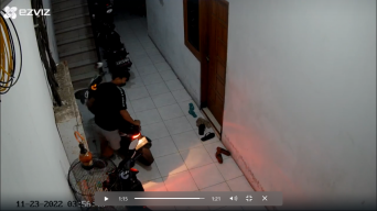 Maling Motor di Sidoarjo Terekam CCTV, Aksinya seperti Tidak Berdosa