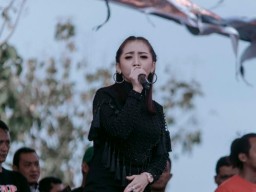 Yuk Kepo, Mahar dan Saksi Pernikahan Kades Cantik Lamongan