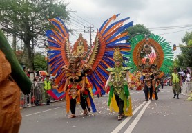 Meriahnya Art Flower Carnival Kota Batu