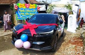 Wow! Hadiah Pernikahan Kades Cantik Lamongan Bikin Melongo