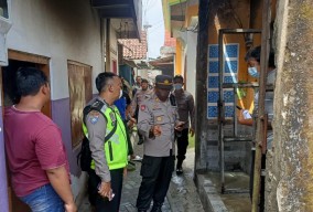 Suami di Kota Kediri Bakar Rumah Gegara Cemburu Istrinya Diduga Selingkuh