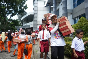 Banteng Charity Tingkatkan Motivasi Guru dan Pelajar di Kabupaten Kediri