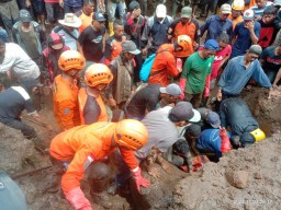 Tukang Angkut Bambu Ditemukan Tiga Meter dari Material Longsor