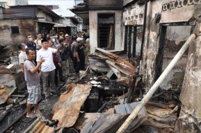 Kagetnya Walikota Surabaya saat Temukan Fakta di Balik 10 Rumah yang Terbakar