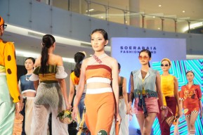 Yuk, Tengok Busana Retro Karya Mahasiswa UK Petra