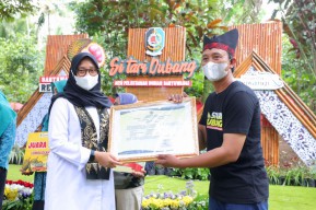 Jadi Unggulan , 5 Varietas Durian Merah Banyuwangi Terdaftar di Kementan