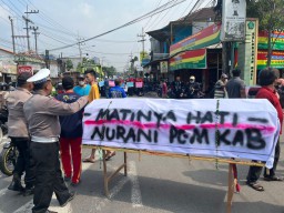 Warga Sidoarjo Minta Pemkab Tutup Pemotongan Unggas di Pasar Sepanjang