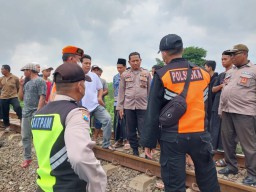 Santri Tewas Tersambar KA Pertamina di Pasuruan Sepulang Salat Jumat