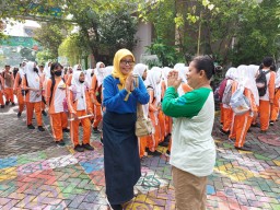 255 Siswa SMPN 3 Porong Belajar Kelola Sampah di Kampung Edukasi Sampah