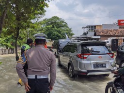 Lalu Lintas Macet Gegara Bojonegoro Dikepung Banjir, Lewat Jalur Alternatif Ini