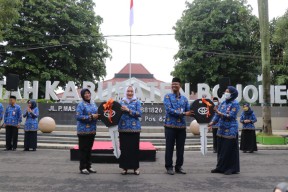Full Senyum! Bupati Anna Serahkan Mobil Dinas Baru untuk 28 Camat di Bojonegoro